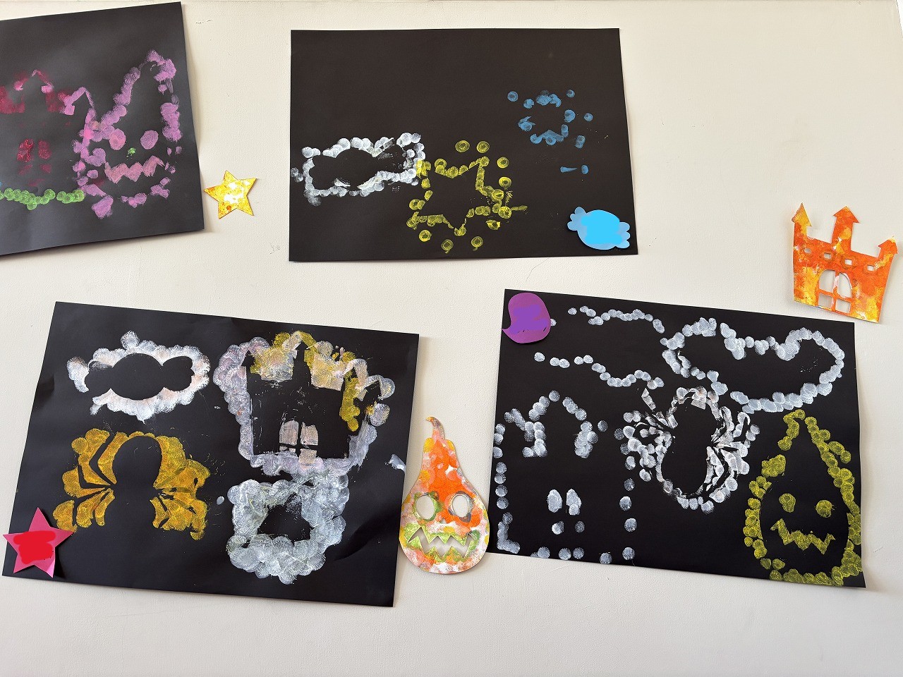 絵の具遊び楽しんでます！